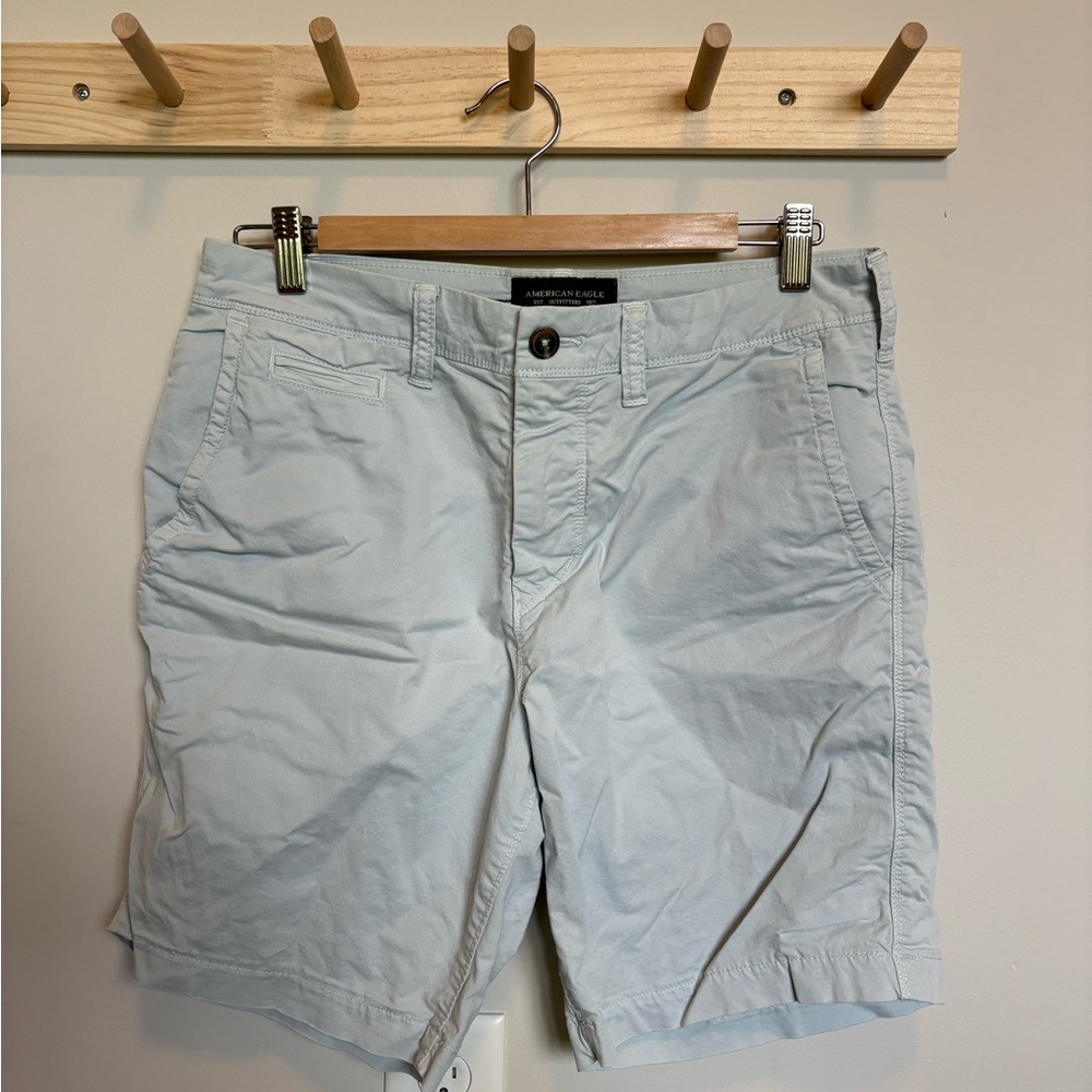 American Eagle Outfitters Men’s Light blue Flat Front Chino Shorts